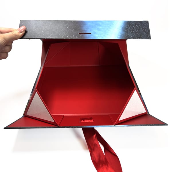 Новорічна подарункова картонна коробка 28*20*9см 