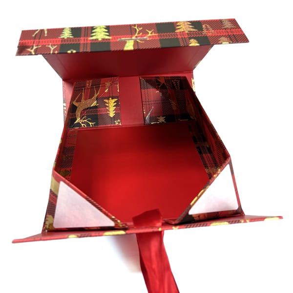 Новорічна подарункова картонна коробка 20*18*8см 